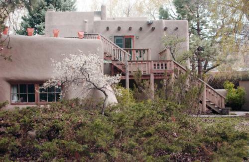 Posada Touchstone Inn