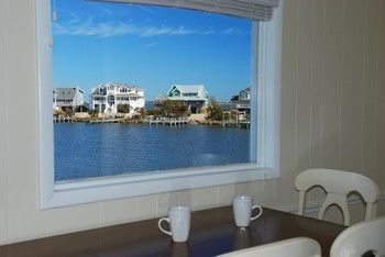 Hotel Fin 'n Feather Waterside Inn By Kees Vacations
