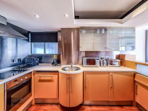 Clifton Yolo Spaces - Clifton Beachfront Executive Apartment