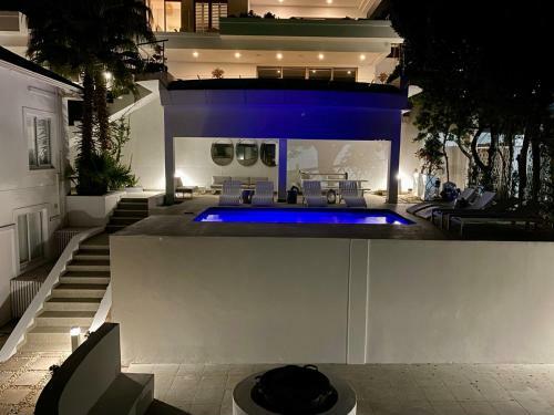 Clifton Yolo Spaces - Clifton Beachfront Executive Apartment