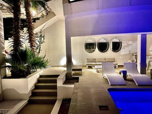 Clifton Yolo Spaces - Clifton Beachfront Executive Apartment