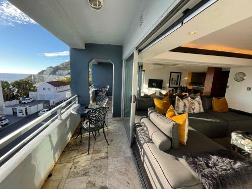 Clifton Yolo Spaces - Clifton Beachfront Executive Apartment