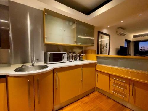 Clifton Yolo Spaces - Clifton Beachfront Executive Apartment