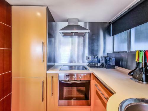 Clifton Yolo Spaces - Clifton Beachfront Executive Apartment