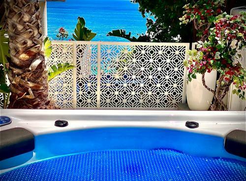 Clifton Yolo Spaces - Clifton Beachfront Executive Apartment
