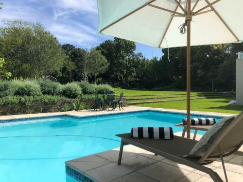 Hostal Guest Suite In Leafy Constantia