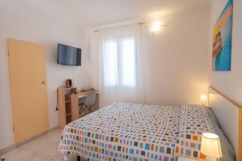 Hostal Camere A Tropea Per Coppie Con Colazione Self Service