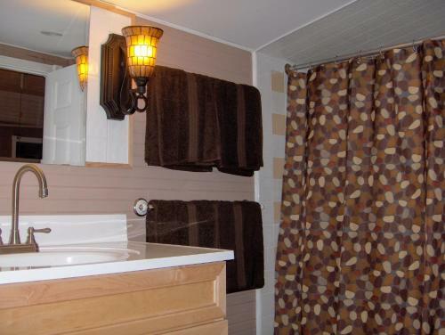 Hostal Historic 1920s Cabin