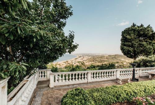 Villa Secret Garden - Suites & Apartments