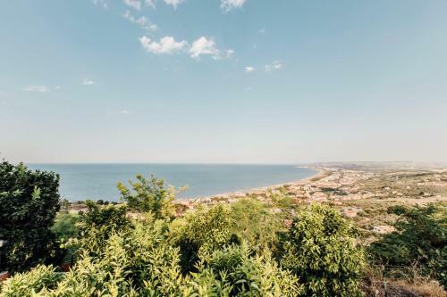 Villa Secret Garden - Suites & Apartments