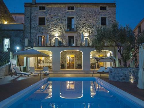 Tasteful Holiday Home In Vibonati With Private Pool