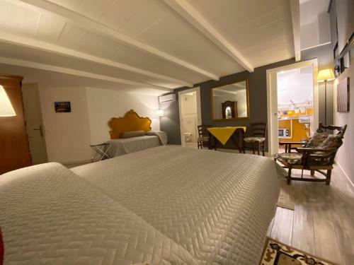 Bed & Breakfast Lenzi?s Bottega And Gallery Suites