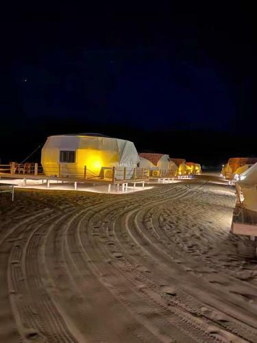 Ming Sha Mountain Wild Hostel