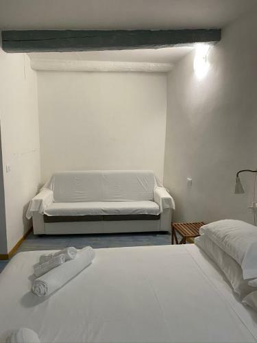 Hostal Carugio Rooms