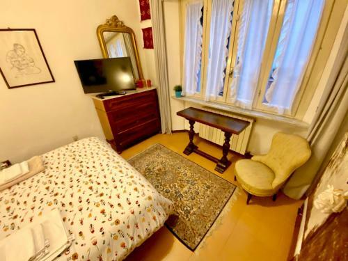 Josephine's Room 1
