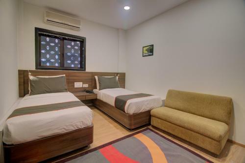 Collection O 247 Hotel Rosewood Arya Nagar