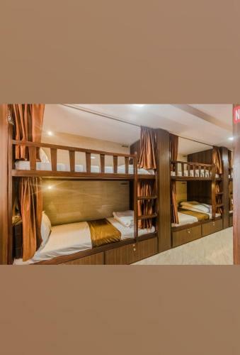 Bed & Breakfast Awesome Dormitory Mel Only