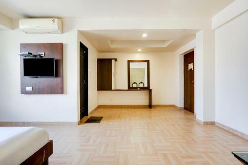 Hotel Capital O 87144 Vinay Residency