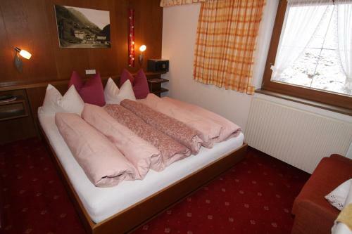 Hostal Haus Alpengl�hn
