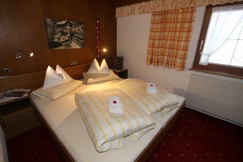 Hostal Haus Alpengl�hn