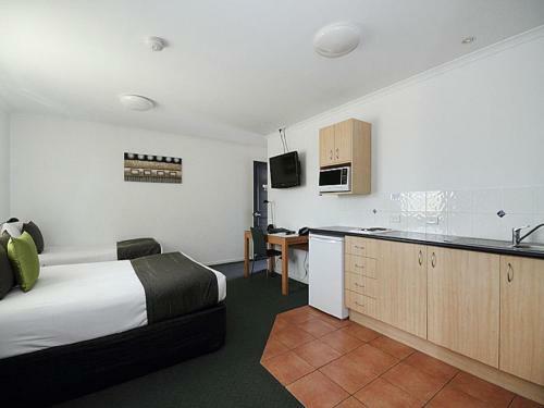 Browns Plains Motor Inn