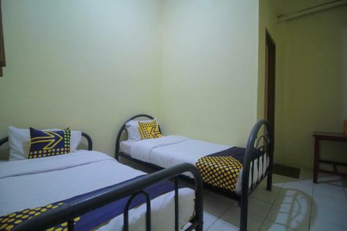 Hotel Spot On 2305 Andys Nur Penginapan