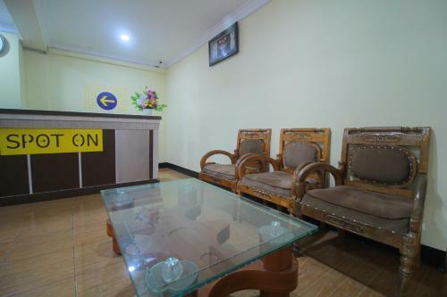 Hotel Spot On 2305 Andys Nur Penginapan