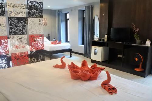 Hotel Hi Karon Beach Family Room