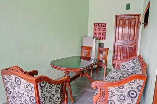 Hotel Spot On 90729 Sekar Guest House Jember