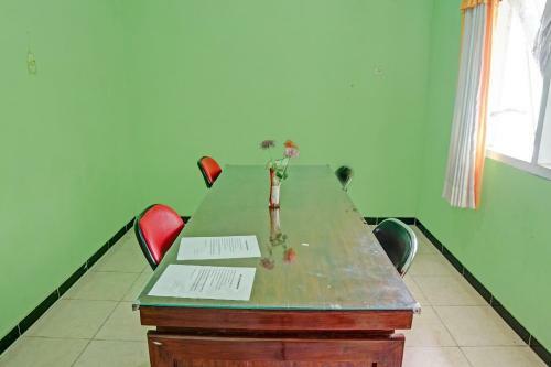 Hotel Spot On 90729 Sekar Guest House Jember