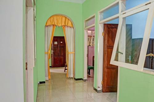 Hotel Spot On 90729 Sekar Guest House Jember