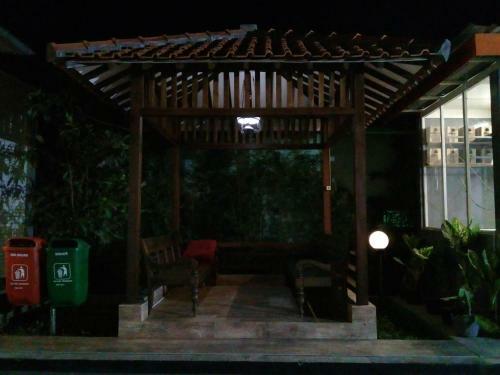 Hotel Wisma Lovebird
