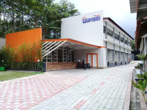 Hotel Wisma Lovebird
