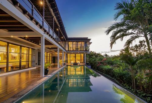 Villa Olivia Estate
