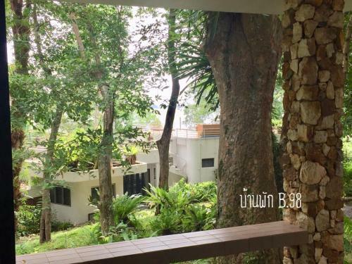 Baan Rug Nam Sai