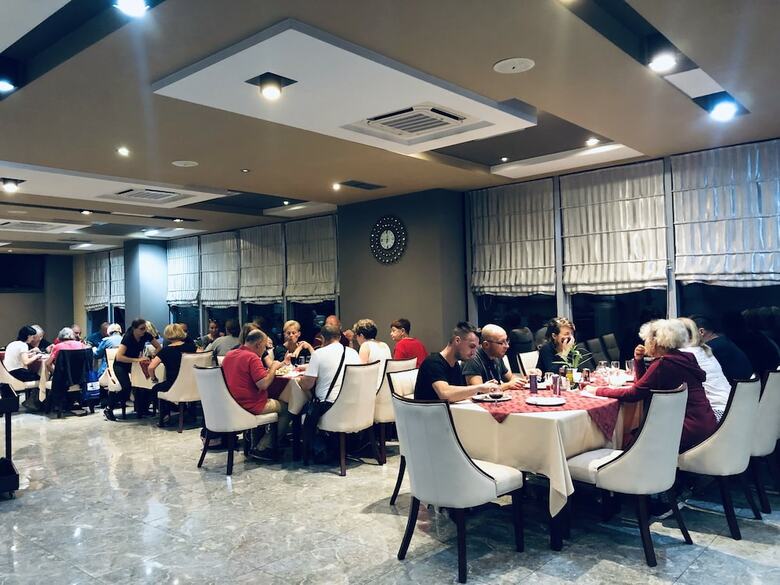 Hotel Kompleksi Arifi