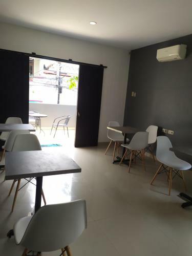 Hostal Puri Maju Hotel