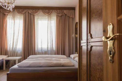 Hotel Five Seasons
