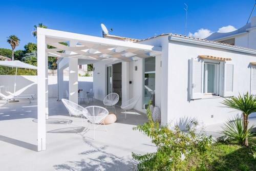 Total White Villa