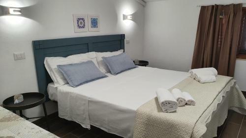 Apartment In A Villa A Stones Throw From The Sea