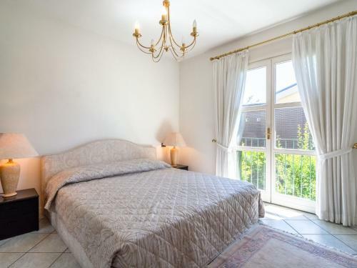 Luxurious Holiday Home In Verbania With Balcony