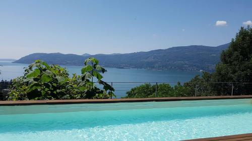 Villa Mauro Vista Lago Con Piscina