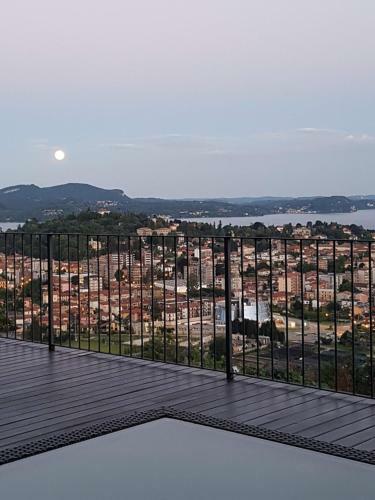 Villa Mauro Vista Lago Con Piscina