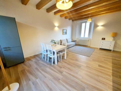 Eleonora Lake Apartements