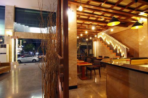 Altona Hotel
