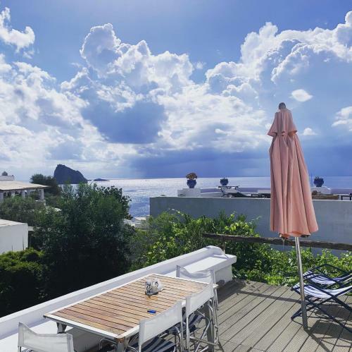 Casa Rosa E Casa Stella - Panarea Centro