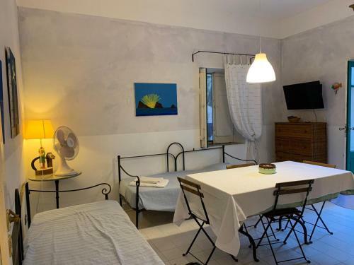 Casa Rosa E Casa Stella - Panarea Centro