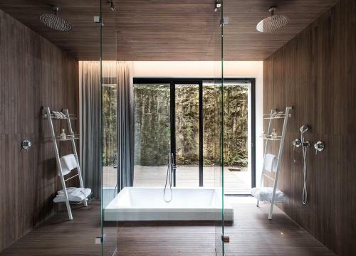 Villa Ron's House