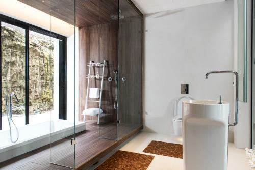 Villa Ron's House