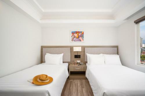 Royal Beach Hotel